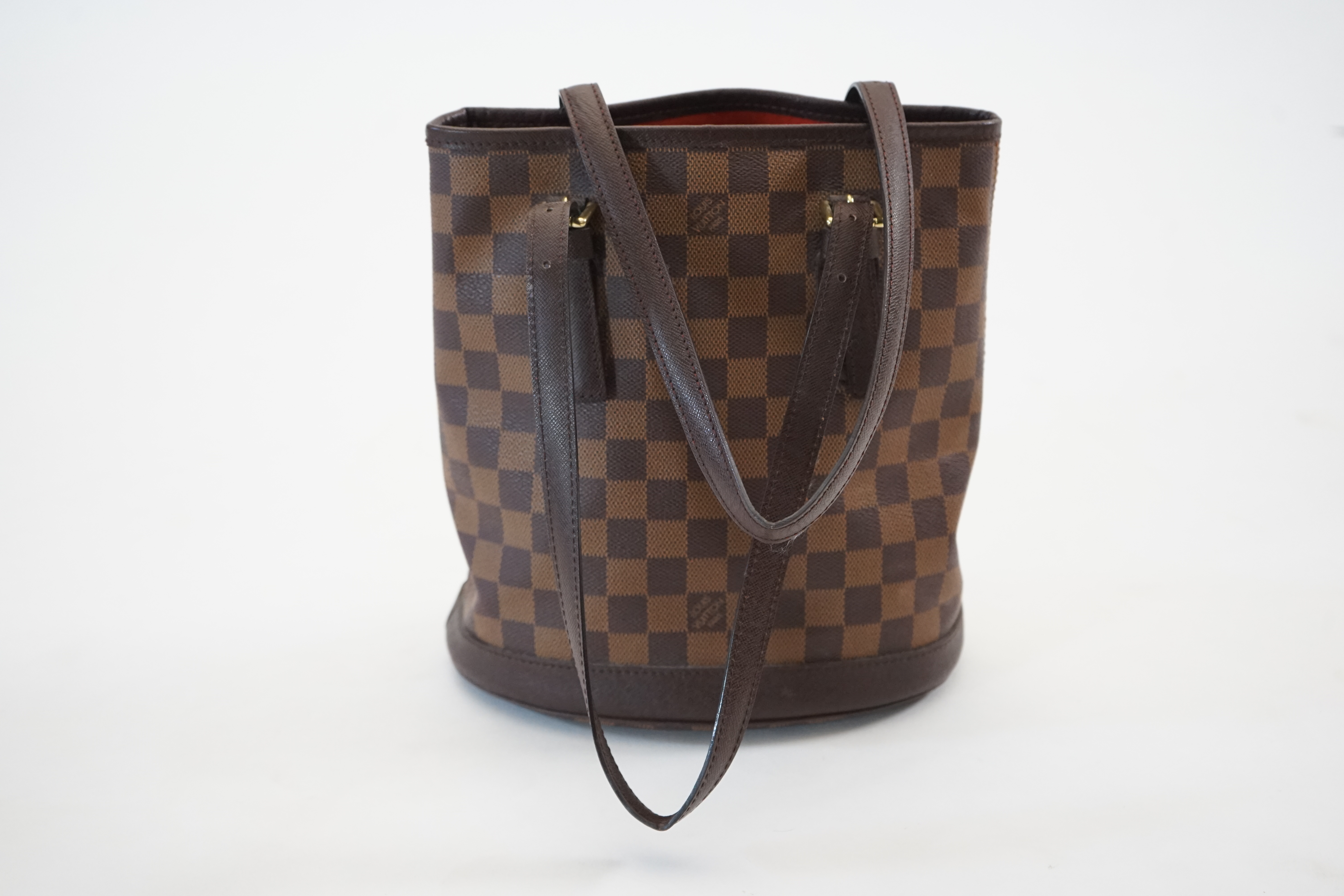 A Louis Vuitton Damier Ebene Marais bucket bag, width 23cm, depth 16cm, height 25cm